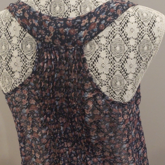 Floral Print Sheer Razorback Flowy Tank - Picture 5 of 6